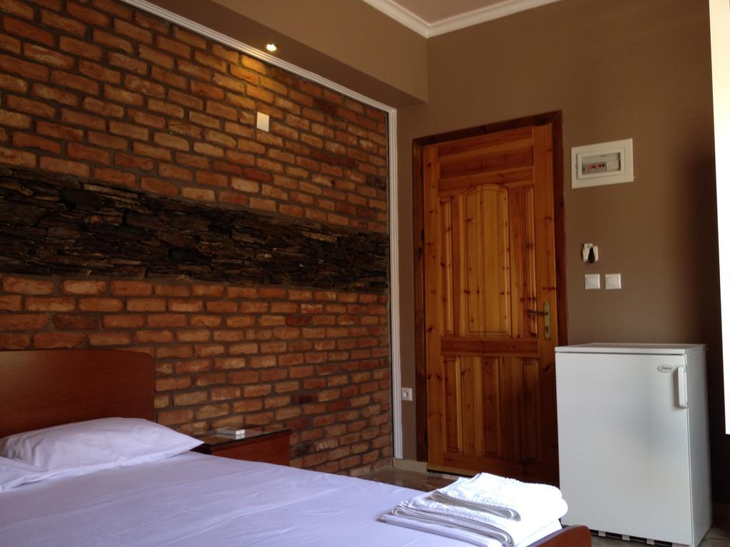 Menis Haus Apartment Vrasná Cameră foto