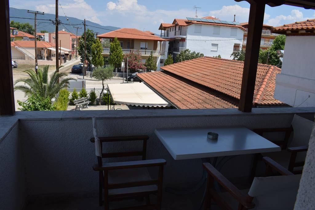 Menis Haus Apartment Vrasná Exterior foto